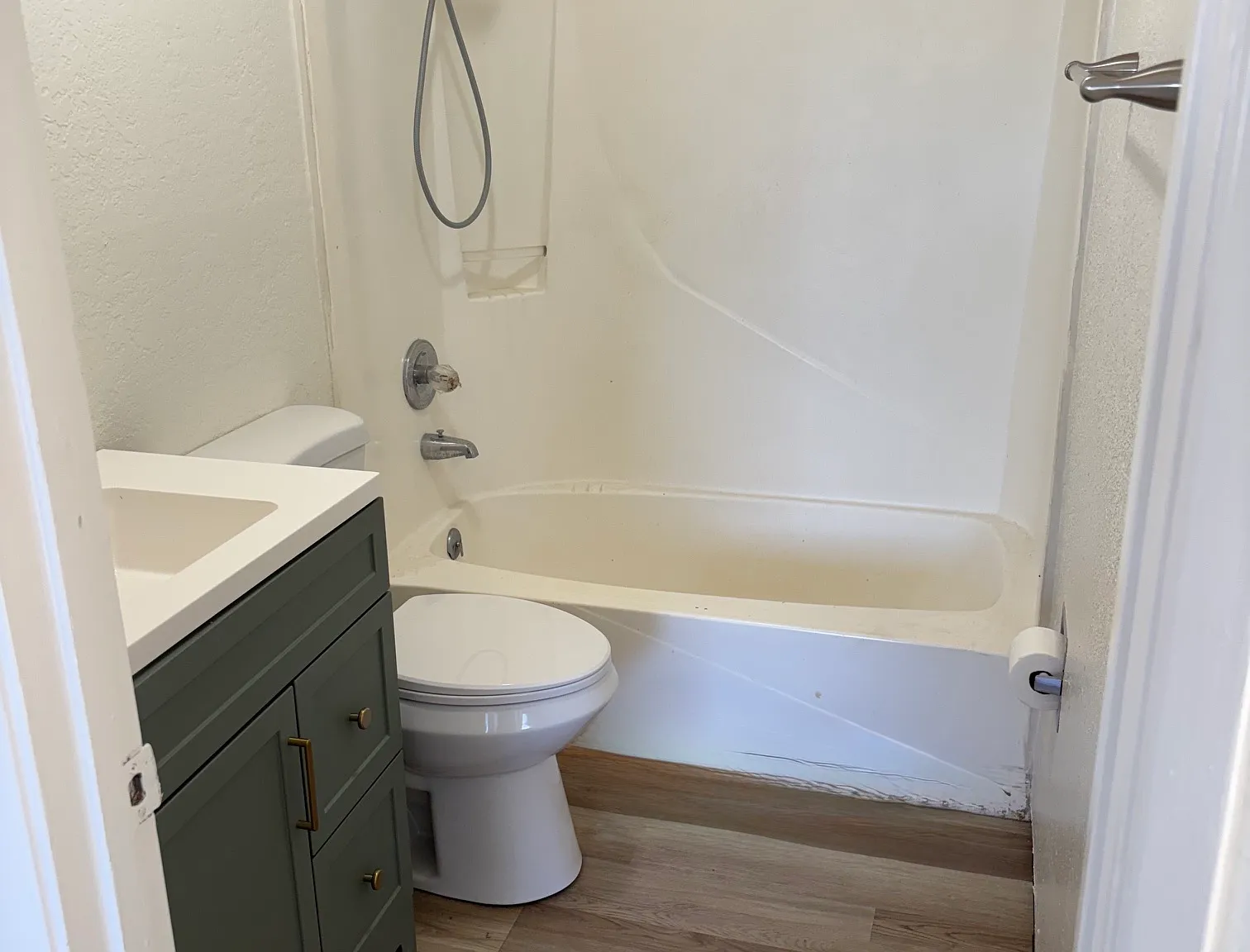 2 bed, 930 sqft, $2,200 — Photo 4