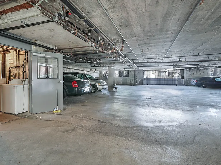 3615 Veteran Ave #7 — Photo 14