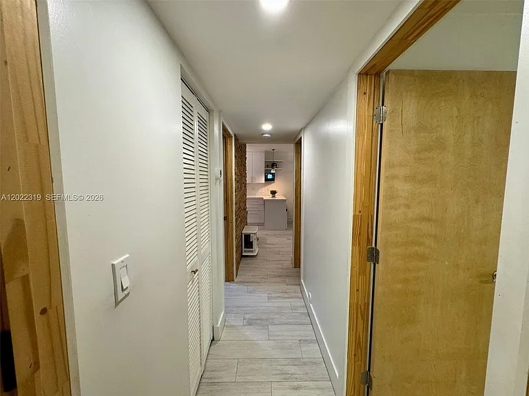 1121 SW 7th St #1 — Photo 9