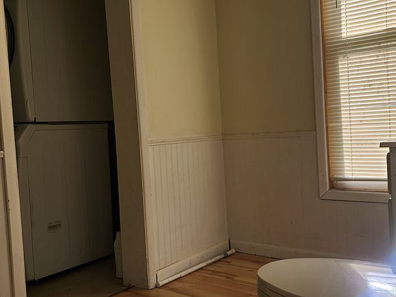 3rd image of 411 1st Ave S #B