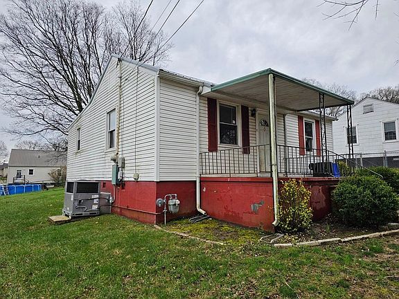 3rd image of 221 S Park St