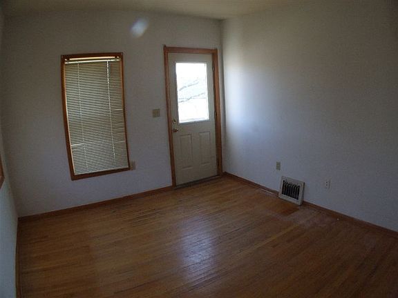 upstairs front bedroom