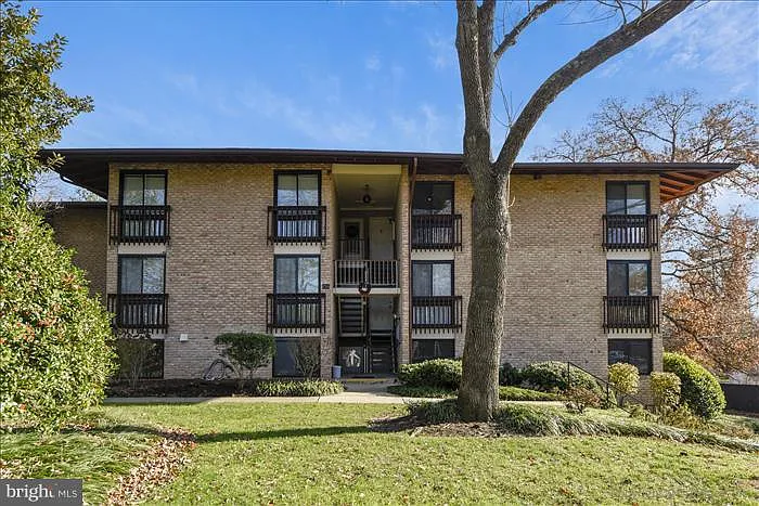 755 Fairview Ave #C — Photo 2