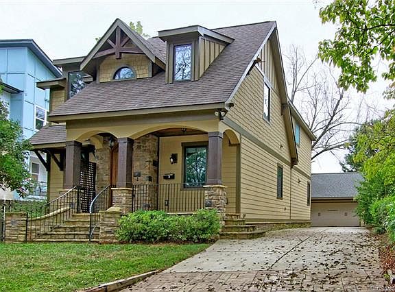 3rd image of 1617 Chatham Ave