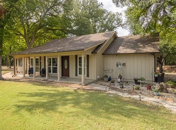 2nd image of 640 Wood Hollow Dr