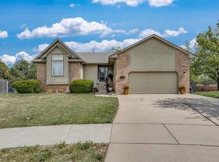 1724 E Windwood Ct, Derby, KS 67037