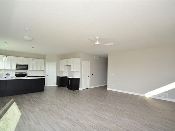 2nd image of 9065 Primo Ln