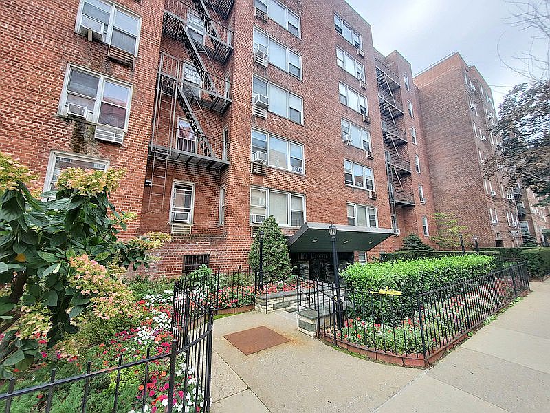1st image of 11048 72nd Ave APT 4H