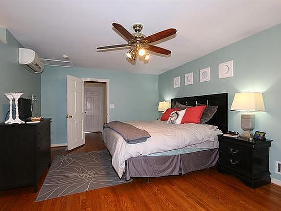 2nd image of 1970 Honeysuckle Ln