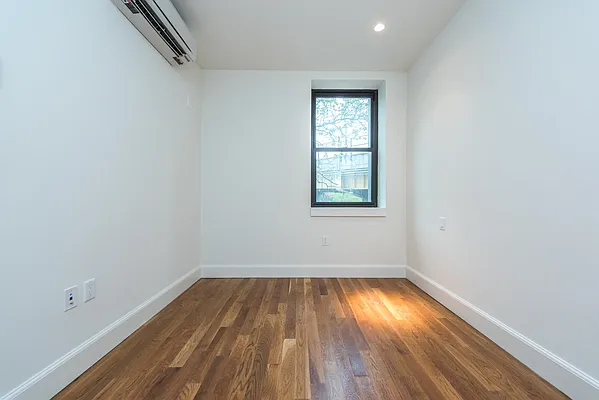 Rented by Nooklyn NYC LLC | media 22