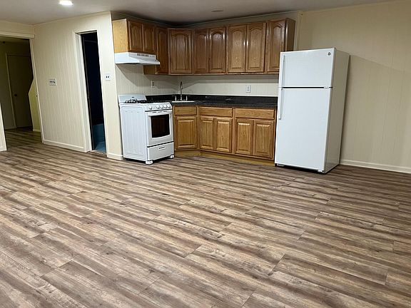 4th image of 1393 Pelham Pkwy #1