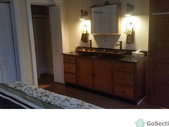 5th image of 122 N Gardiner Ave #2