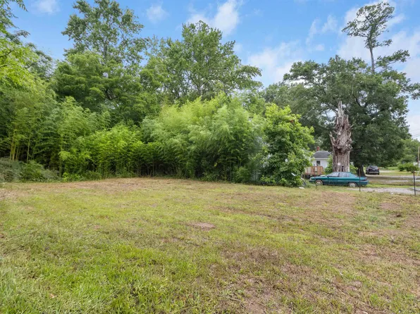 105 N Bell St, Clinton, SC 29325