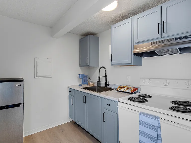 31-33 Fern Ave #31-B-102 — Photo 14