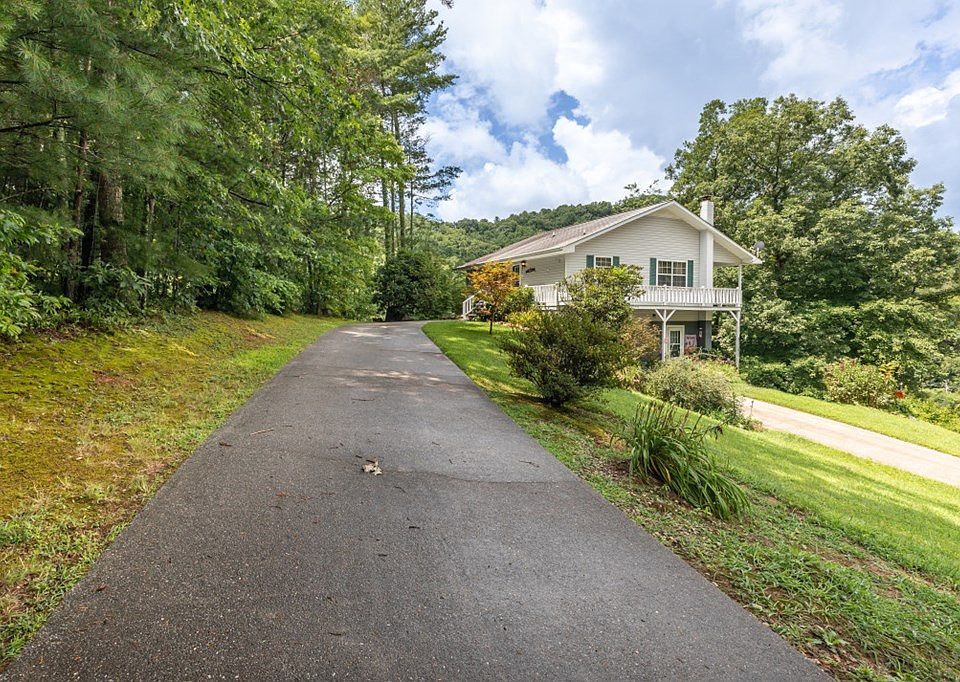 2nd image of 82 Cherrywood Dr