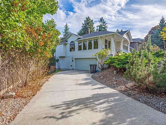 4th image of 311 Woodpark Cres
