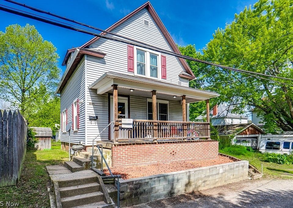 1st image of 226 1/2 South St