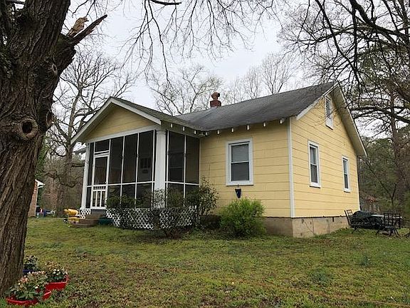 Front of Home with Screen Porch