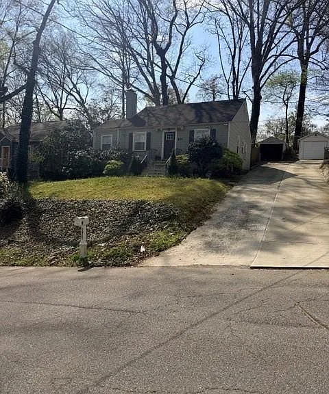 1923 Thompson Ave #2 — Photo 4