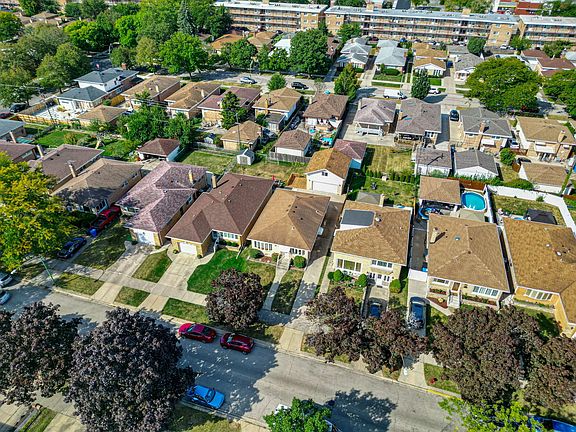 5th image of 4924 N Mont Clare Ave