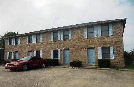 1st image of 200 McDaniel Dr APT 2