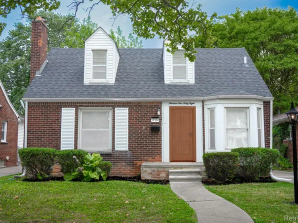 19168 Berden St, Grosse Pointe, MI 48236