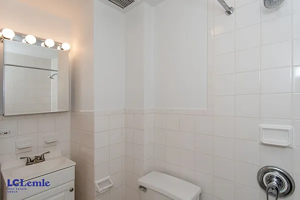 Rented by LC Lemle Real Estate Group | media 25