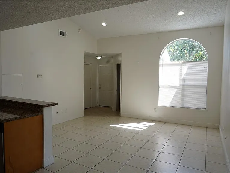 2584 Grassy Point Dr #204 — Photo 4