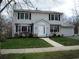 19 Down Draft Cir, West Haven, CT 06516