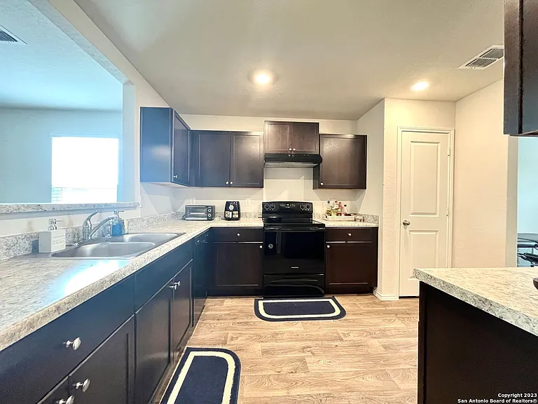 2526 Wentwood Run — Photo 13
