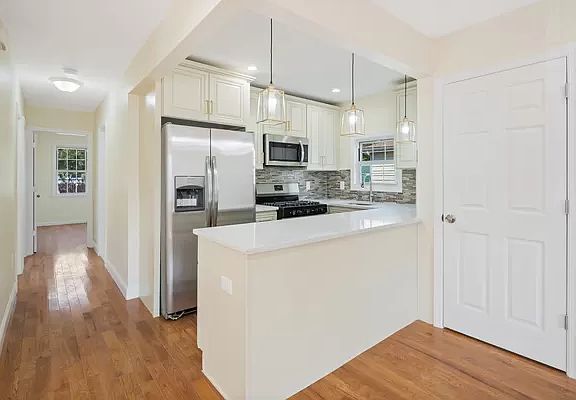 4th image of 114-32 168th St