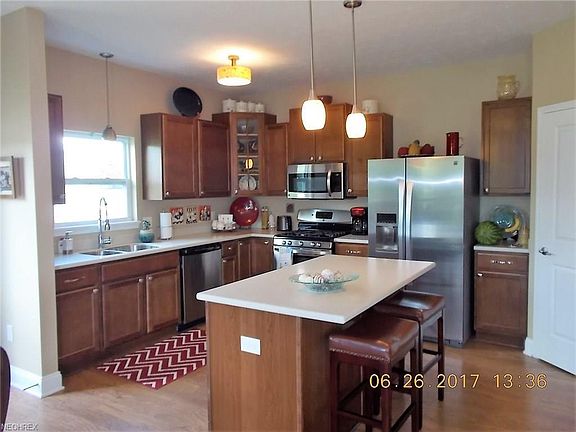 5th image of 154 Moss Creek Cir