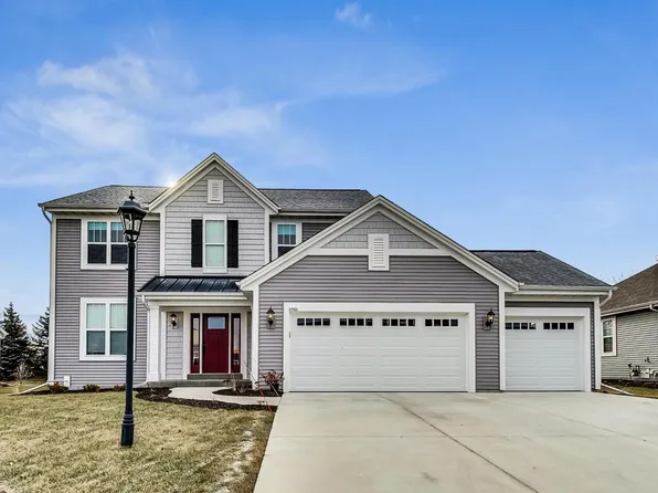 2703 Red Oak LANE, East Troy, WI 53120