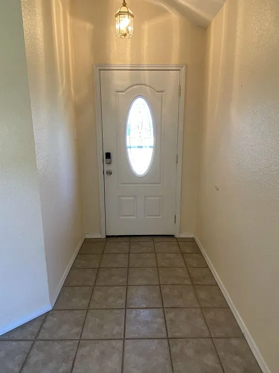 3 bed, 1547 sqft, $1,825 — Photo 3