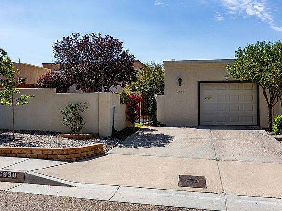 2nd image of 6930 Arvilla Pl NE