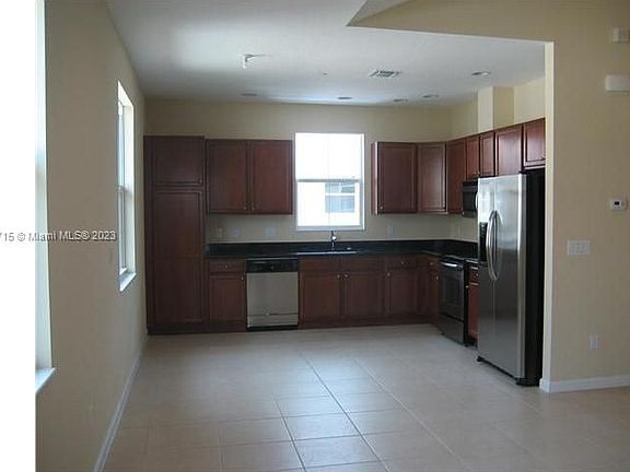 5th image of 2944 St Thomas Dr #2944