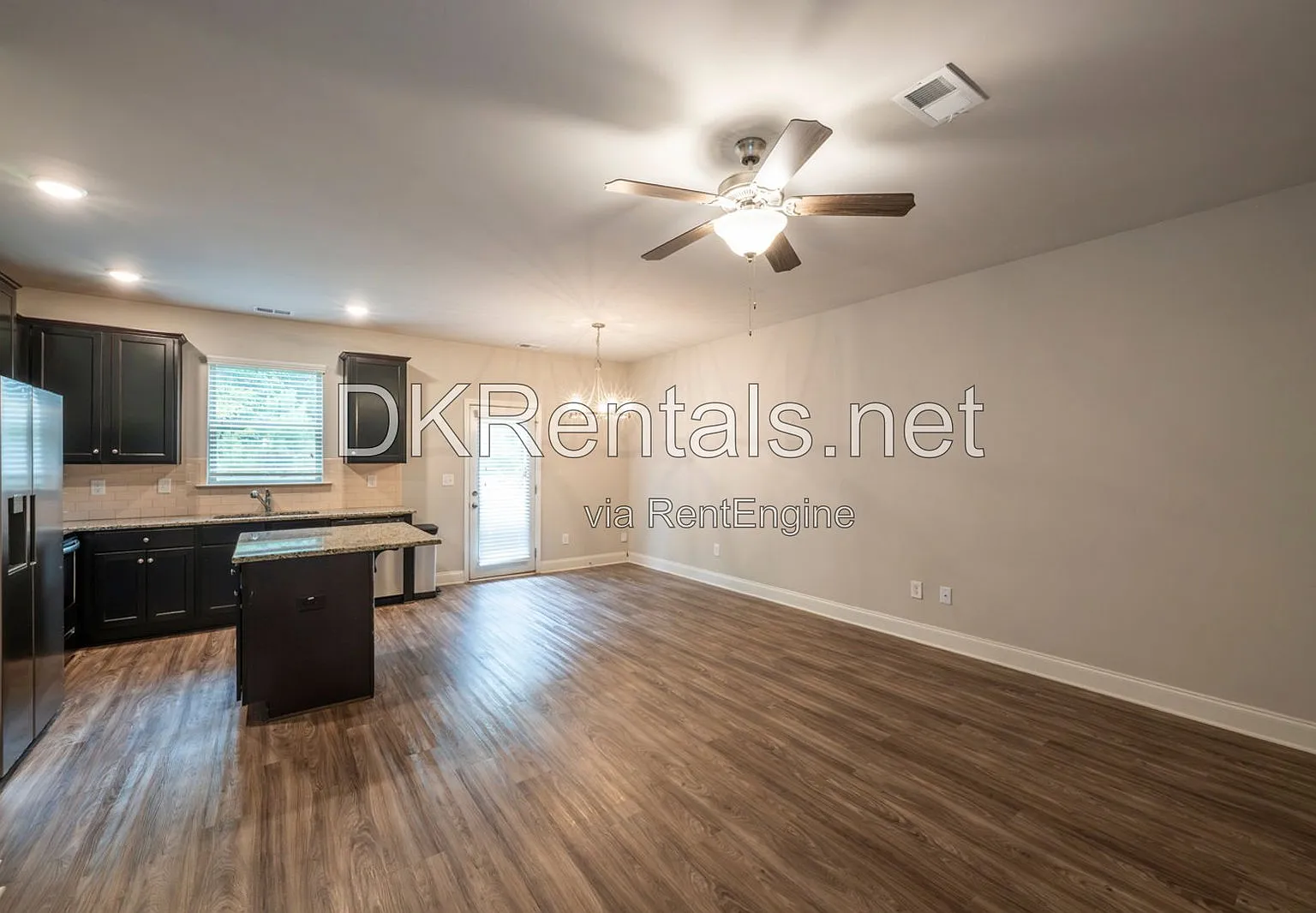 2 bed, 2.5 bath, 1300 sqft, $1,850 — Photo 3