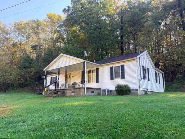 104 Layton Dr, Clarksburg, WV 26301