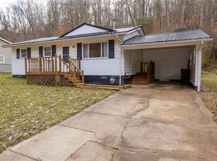 4651 Washington St W, Cross Lanes, WV 25313