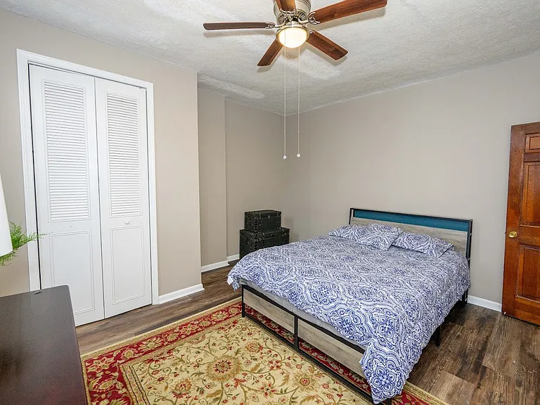 211 E Main St #B — Photo 12