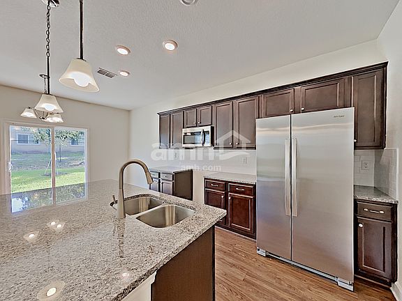 4th image of 8607 Highfield Ave