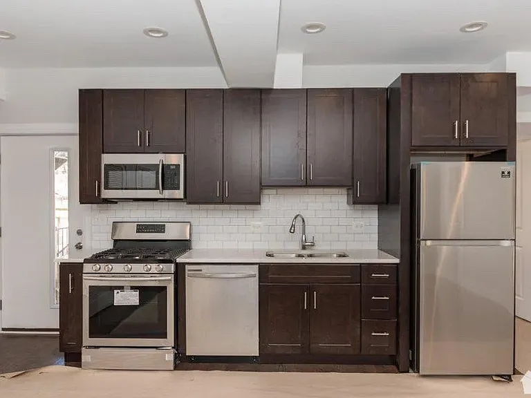 1226 W Sherwin Ave #2 — Photo 1