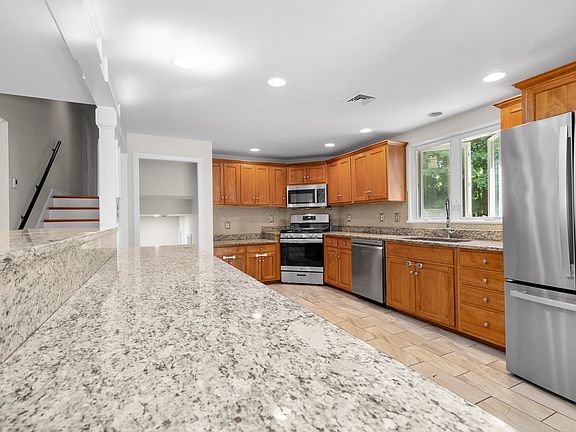 3rd image of 206 Fairview Ave