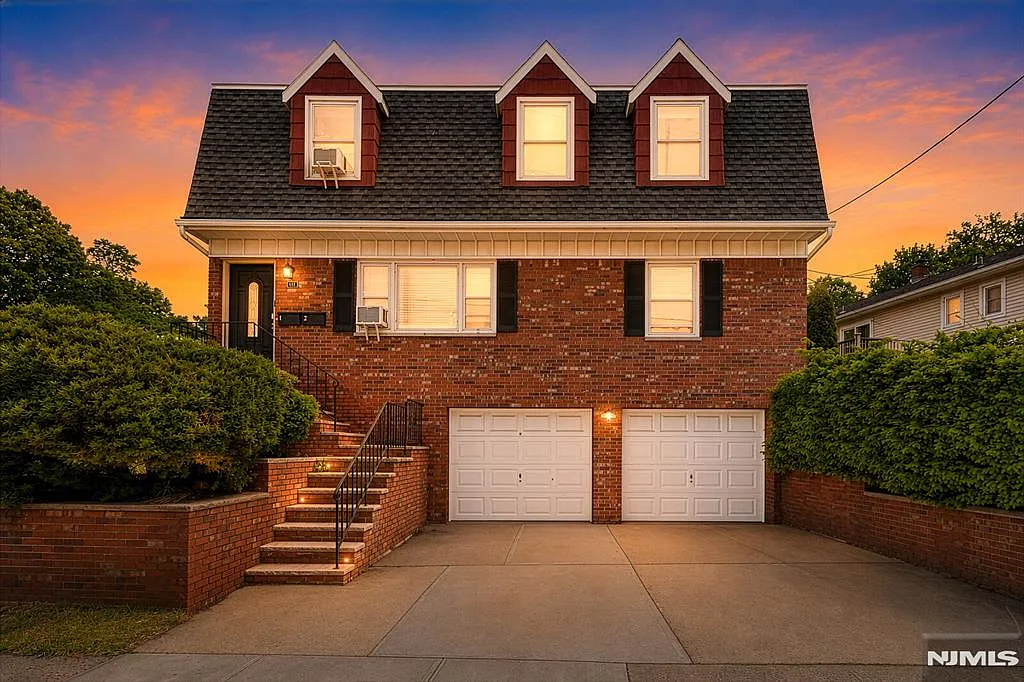 2 bed, $2,950 — Photo 1