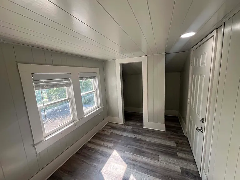 1607 Avenue I — Photo 10