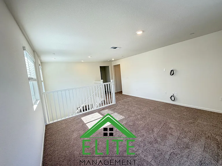 3568 Misty Lake Dr — Photo 9