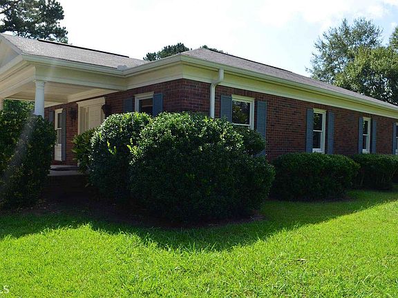 3rd image of 490 Bradley Dr