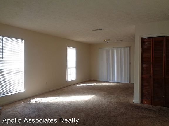 2nd image of 5804 N Castlegate Dr