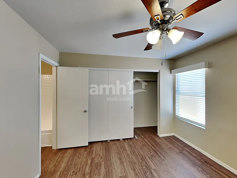 16425 N 113th Dr — Photo 8