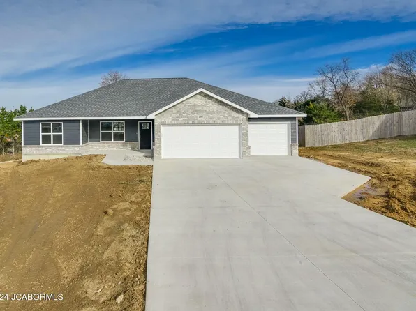 205 Gavin Ln, Linn, MO 65051